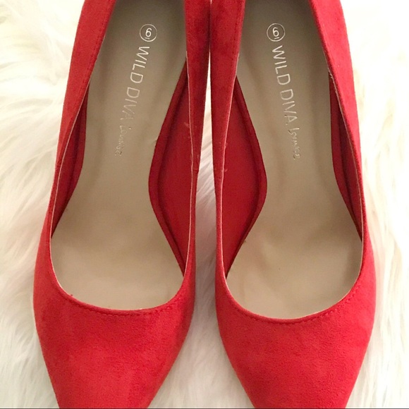 Wild Diva Pinup Pumps (size 6) - Picture 2 of 5